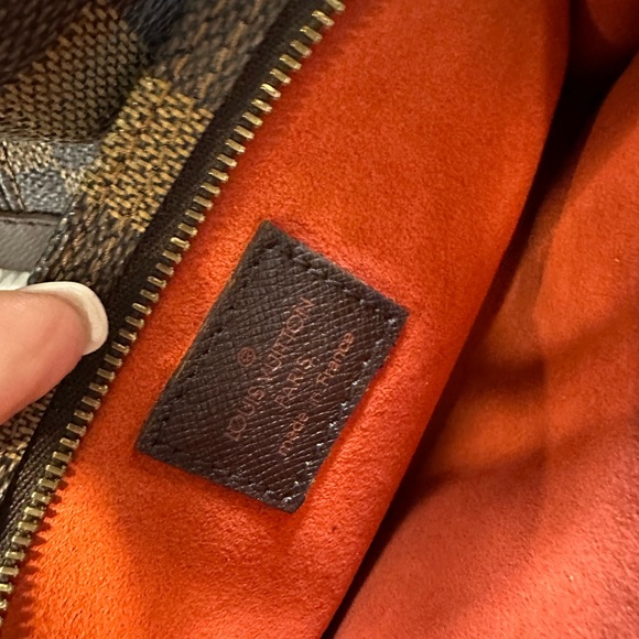 Louis Vuitton bucket with pouchette Damier Ebene. COMES WITH COA - Picture 4 of 5